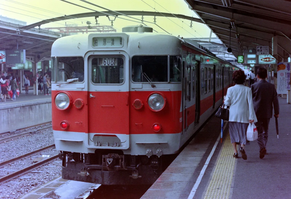 在来線を走る普通列車